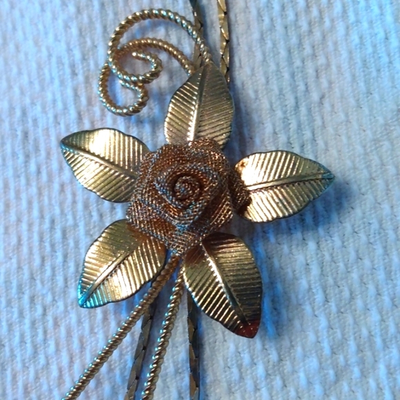 Mesh Rose Flower Lariat Necklace - Picture 2 of 4